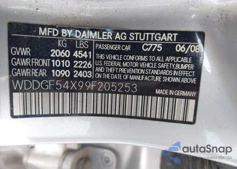 2009 Mercedes-Benz C 300 Luxury/Sport z USA, uszkodzony, nr VIN WDDGF54X99F205253